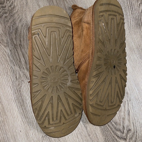 UGG Neumel Chukka Boot (Men) 10 - Picture 4 of 10